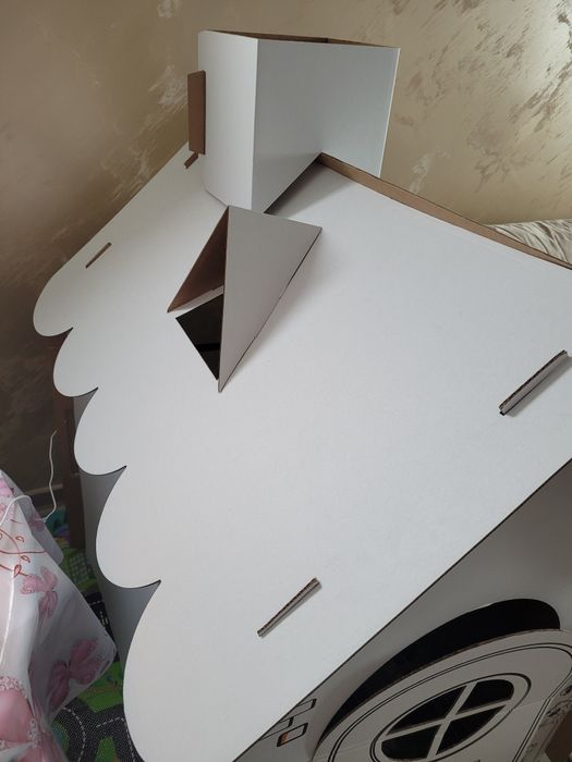 картонена детска къща за оцветяване