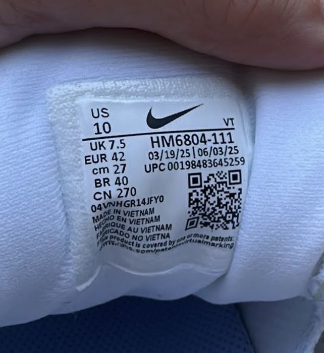 Nike Vomero 18  EU 42