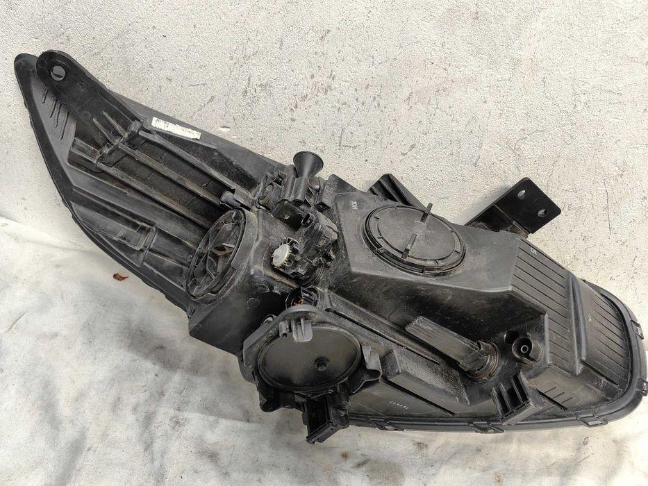 Оригинален фар Киа  Kia Carens 4 Rondo Led