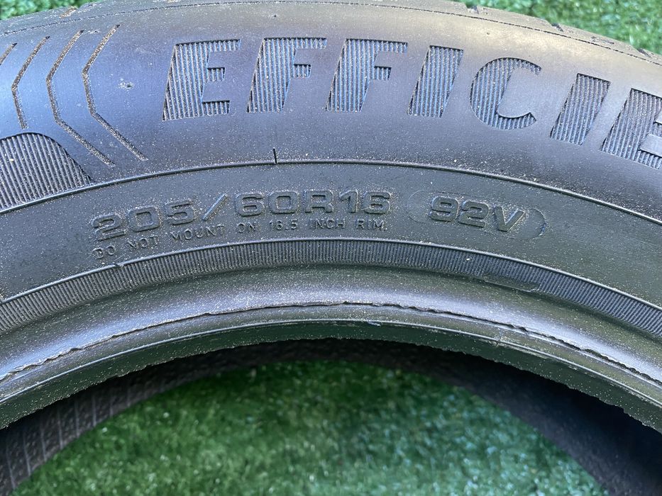 Set 4 anvelope vara Good Year Eficient grip 205 60 R 16 92 V Dot 0622 profil 4mm-4,5mm