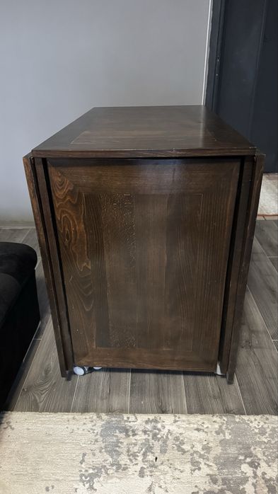 O masa mare si una mica, lemn masiv