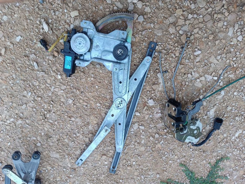 Стъклоповдигач и брава лява Киа Соренто / Kia Sorento до 2009г.