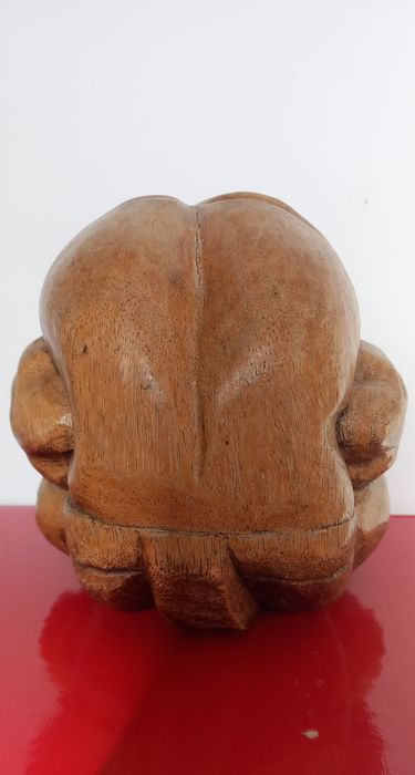 Sculptura orientala din lemn