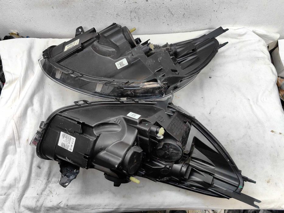 Оригинални  фарове  Рено Клио  Renault Clio