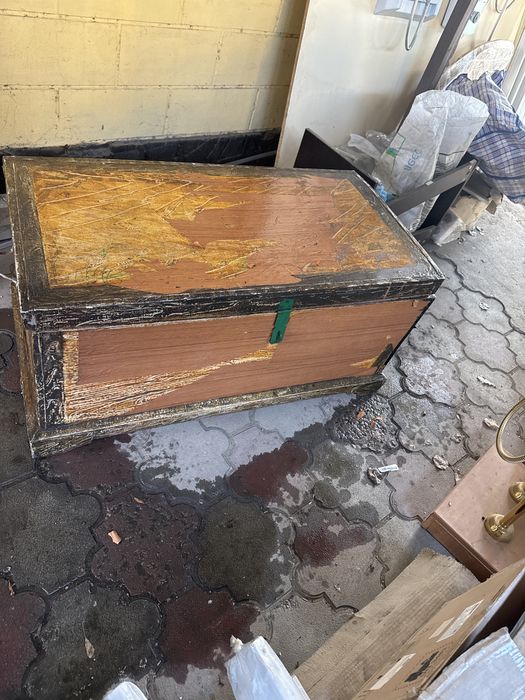 Сундук деревянный