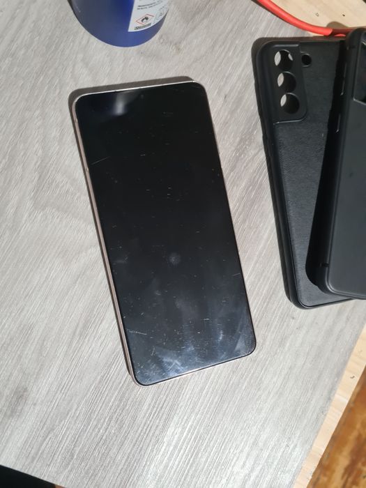 Продам Samsung S21 plus  8/128.