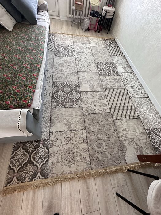 Продам ковер б/у 2,5*3,5