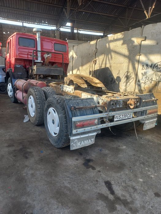 Kamaz tegach sotiladi