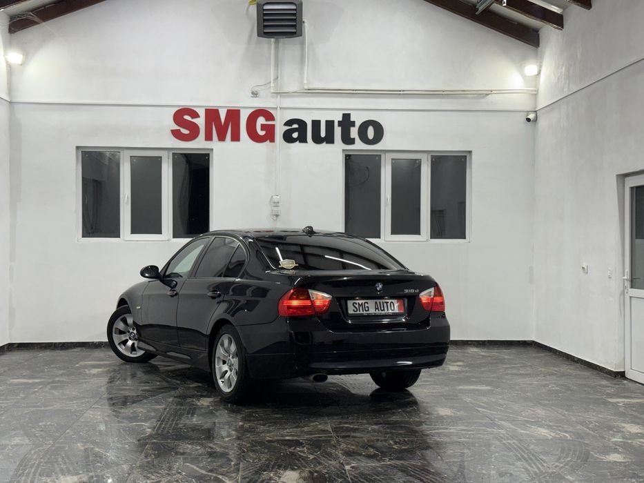 BMW Seria 3 2.0d 143 CP E90 11/2008 SE POATE IN RATE