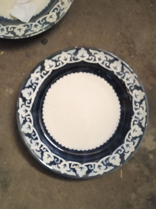 Тарелка катта уртача холатда