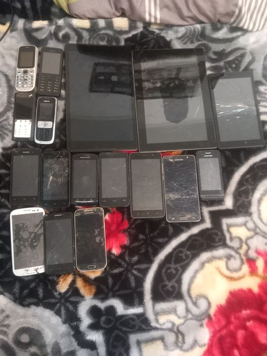 Telefoane pentru piese!