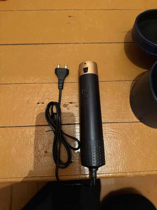 Фен-стайлер с кейсом 5 в 1, для всех типов волос.