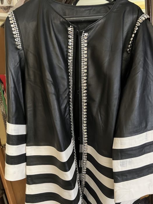 Дамско кожено манто