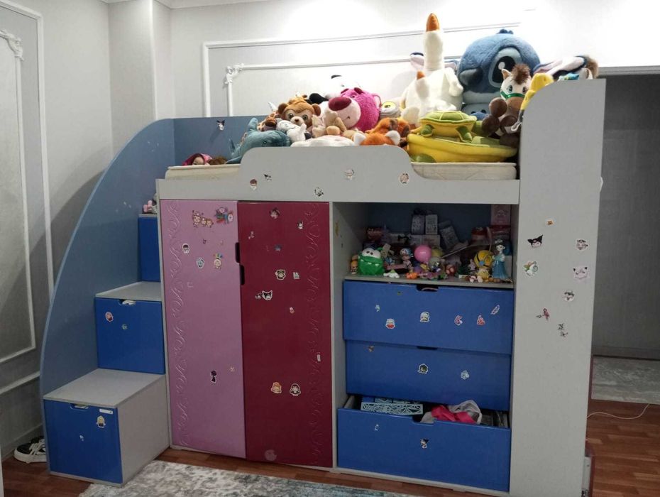 Продается большой детский шкаф-кровать