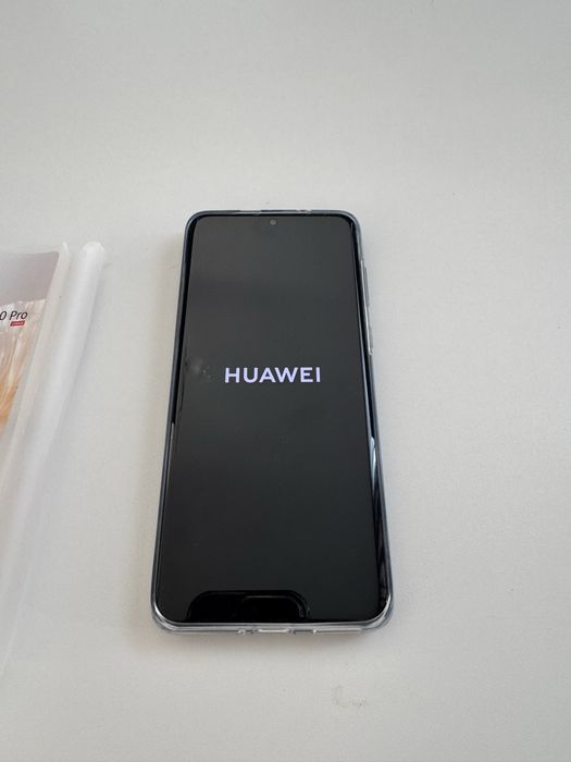 Продавам смартфон Huawei P60 Pro 12/512 GB–напълно нов, не използван.