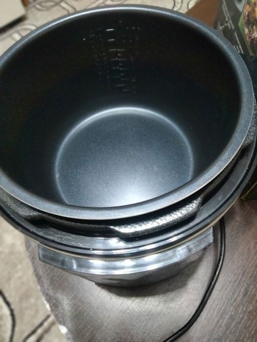 Продается новая мультиварка.