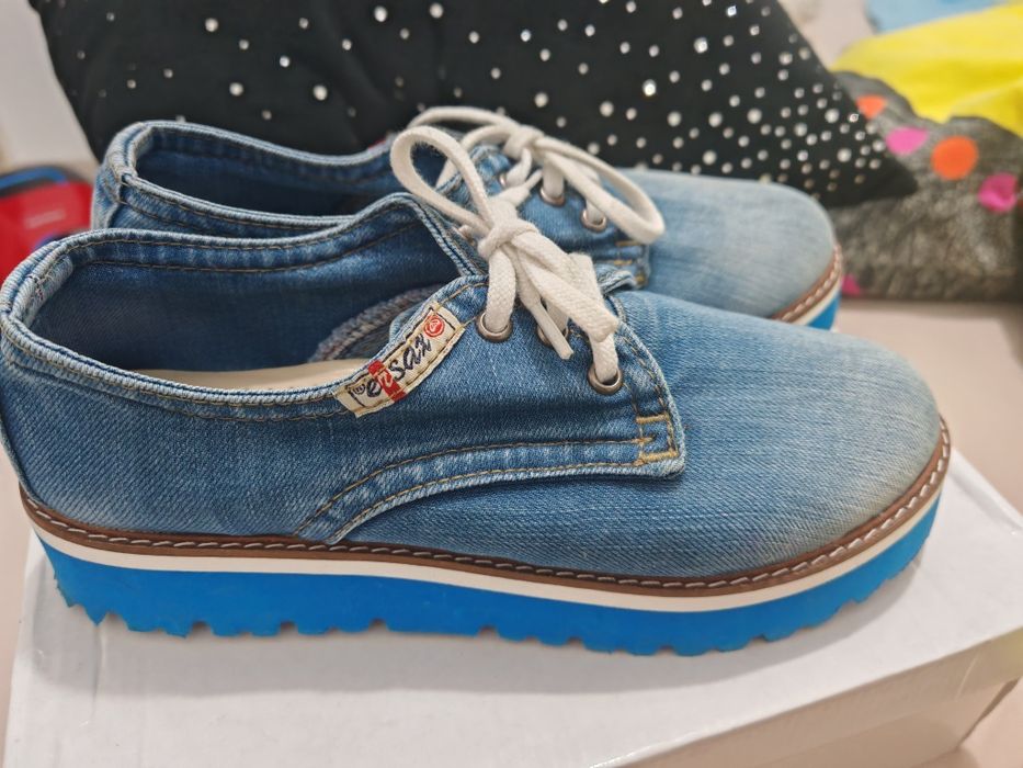 Vânt pantofi sport!
