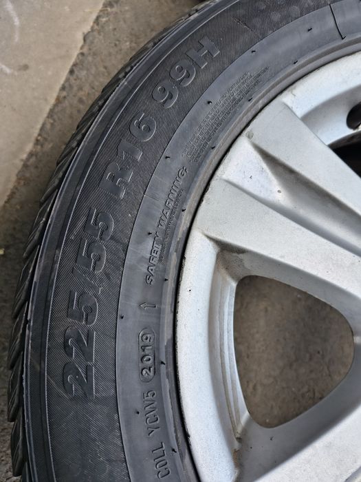 Продавам джанти с гуми 16 цола за БМВ  225 55 16  5x120