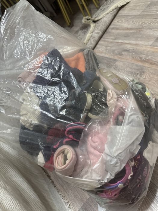 Отдам даром детские вещи на девочку