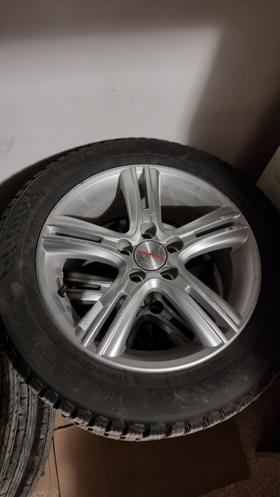 Комплект зимних шин