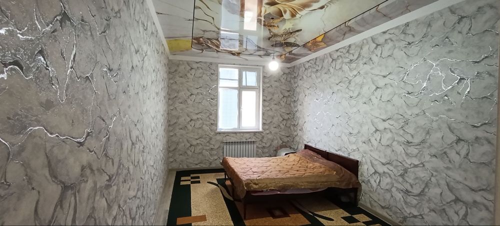 Срочно! В центре в 5-ом этаже 3-х комнатная квартира продаётся.