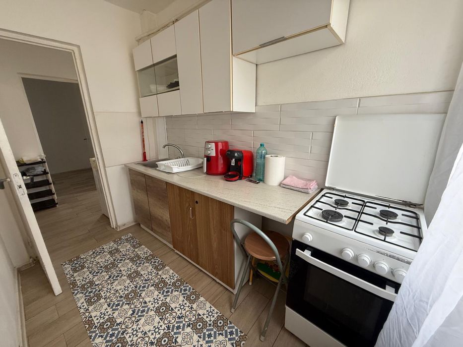 Inchiriez apartament