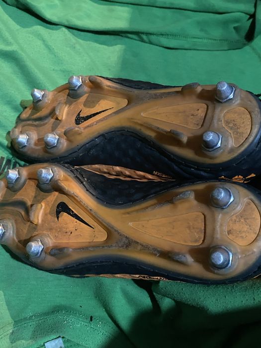 Бутсы Hypervenom R39
