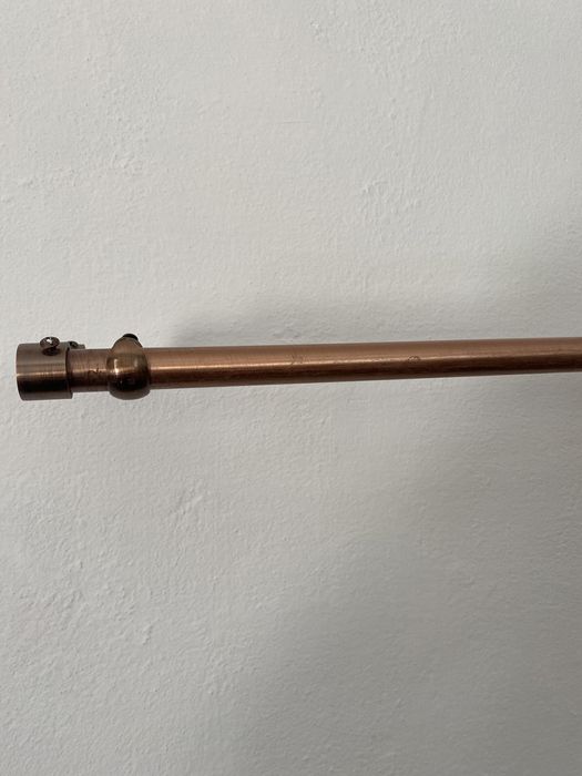 Карнизы железные 2м.- 8000 тг.