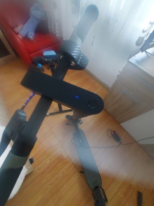 Vând xiaomi m365 viteza maxima 28