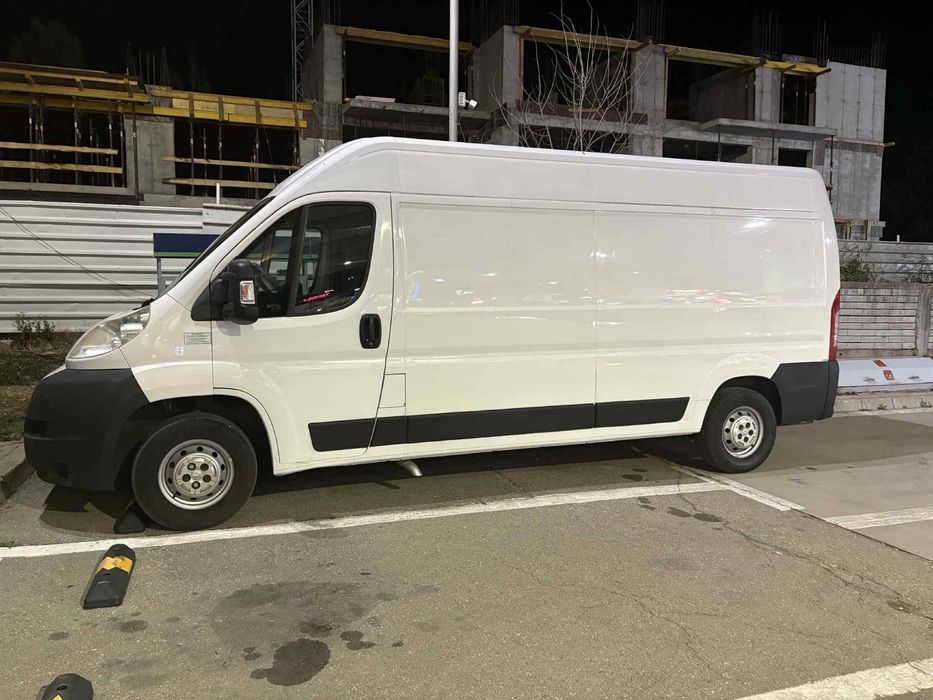 Товарен бус макси за доставки на строителни материали, мебели, товари