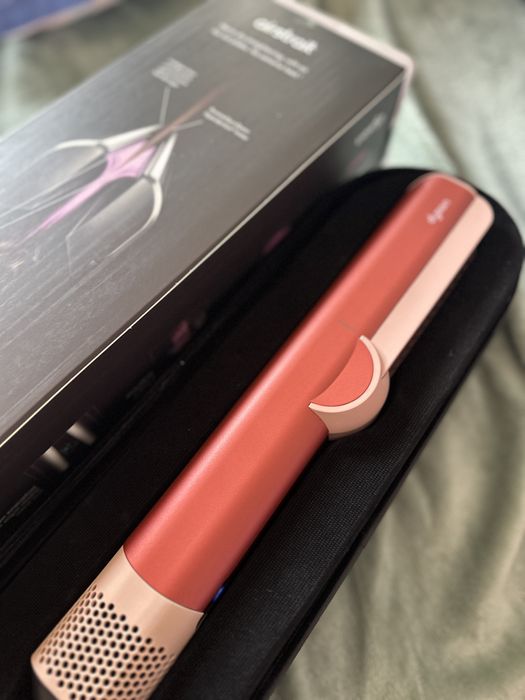 Dyson airstrait limited edition