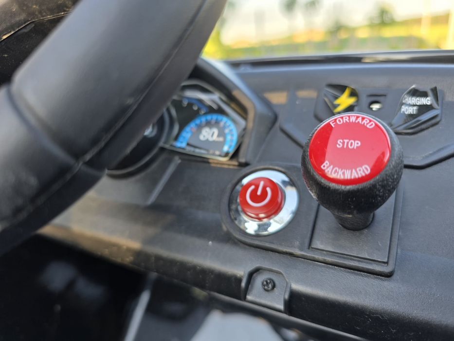 Masina electrica pentru copii