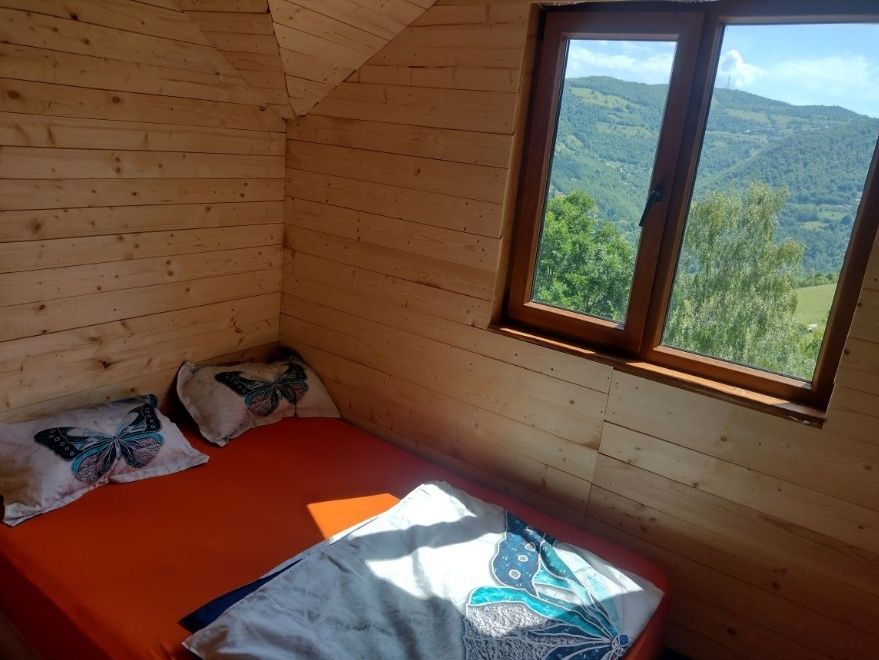 Cabana de închiriat la munte cu ciubar inchiriez cab la munte weekeend