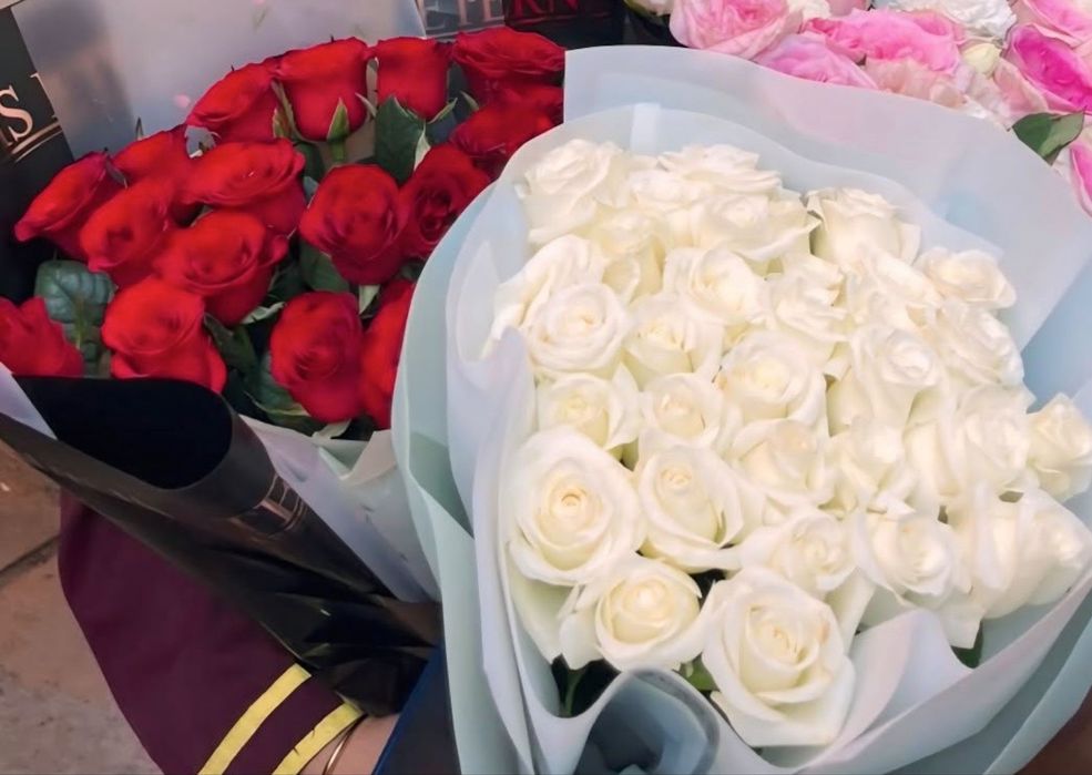 Продам,белые,красные букет розы