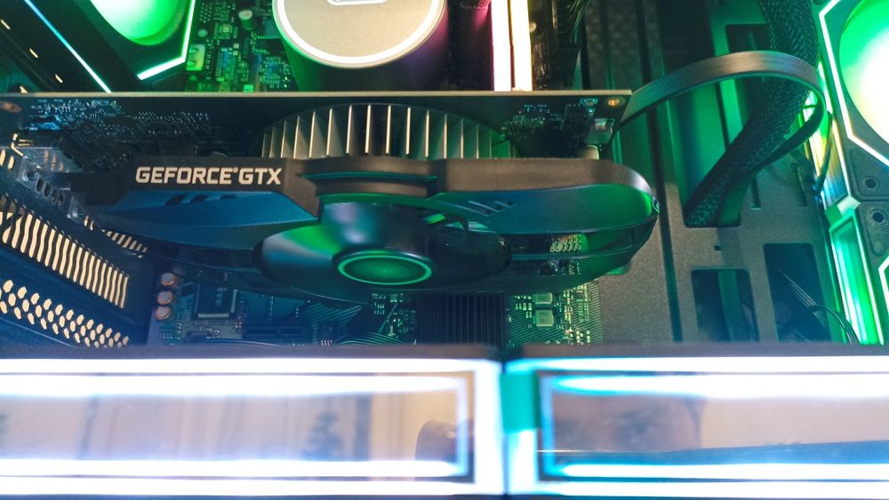 Asus Phoenix GTX 1650 игровая видеокарта