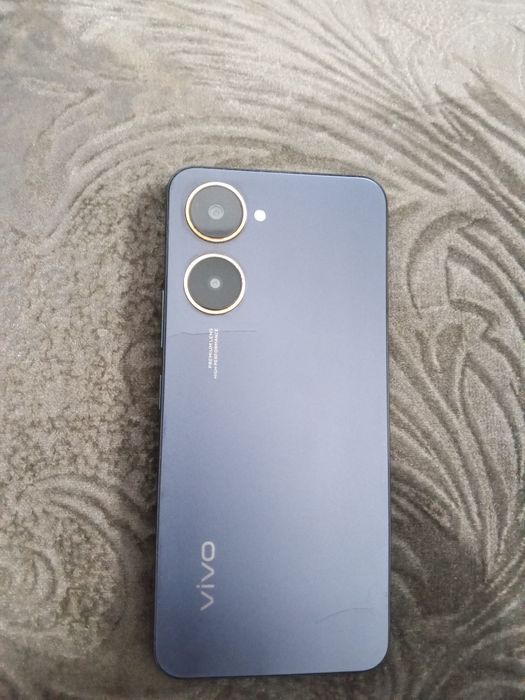 Продам телефон vivo y 03