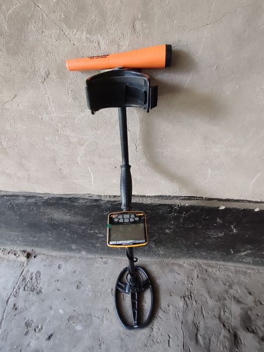 Металоискатель Срочьно Продаетсч