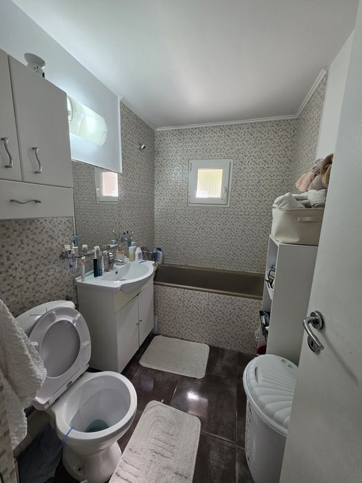 Vand apartament 3 camere decomandat