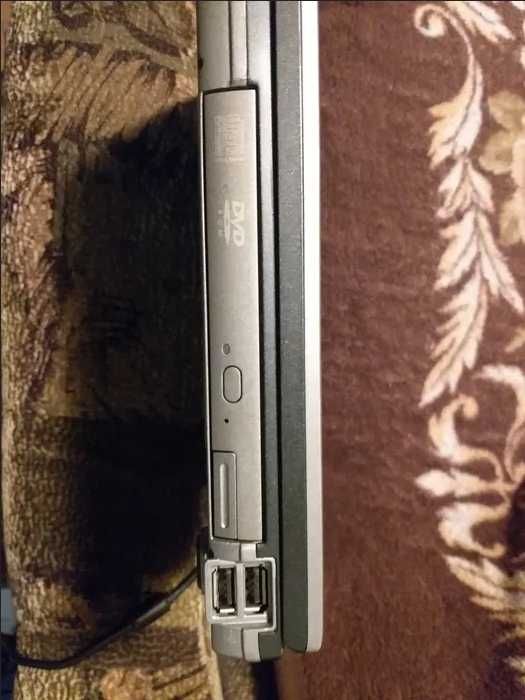 Laptop Dell Latitudine D830, C2D T7500-2.2 Ghz, 4 Gb DDR2, serial port