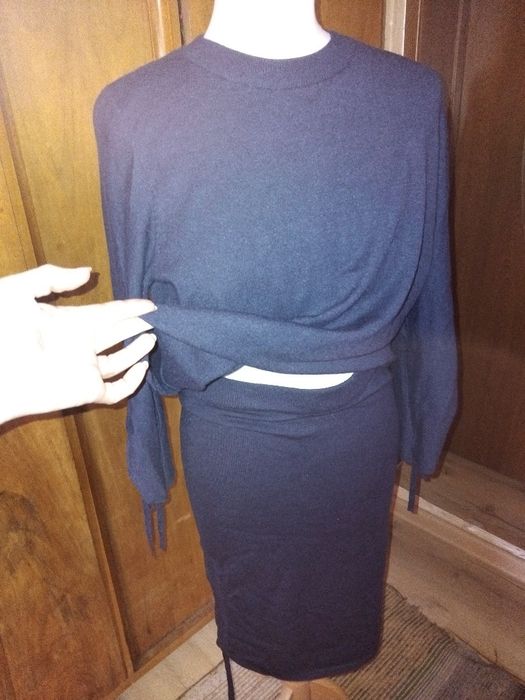 Дамски сет две части пола блуза финно плетиво тъмно син цвят размер М