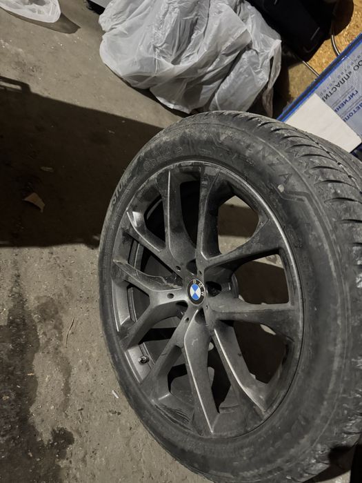 Продам шины с дисками на бмв