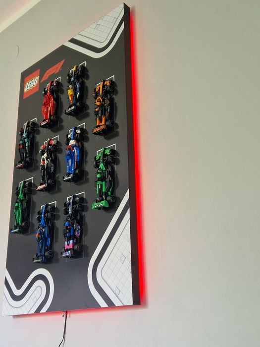 LEGO FORMULA 1 COLECTIE 10 masinute si  panou perete cu lumina LED RGB
