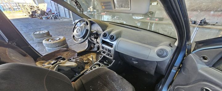 Maneta stergatoare parbriz Dacia Logan prima generatie (facelift)