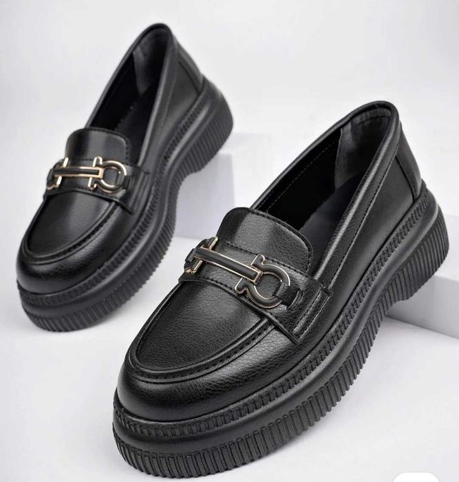 нови лоуфъри в черно с модерен акцент