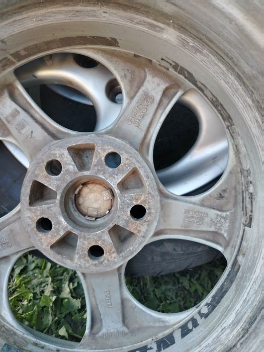 Продам диски с шинами R16