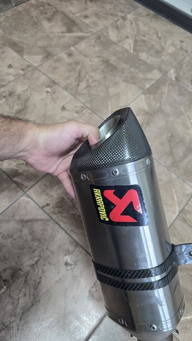 Akrapovic titan-carbon