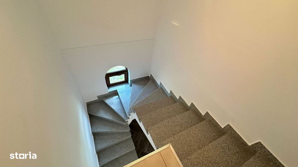 Vilă de vânzare 1500 mp teren