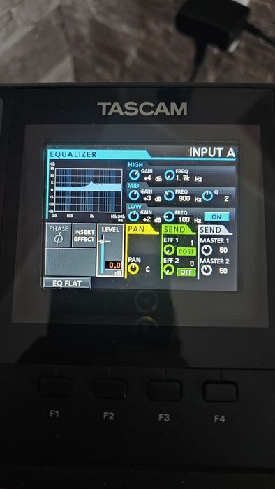 Mixer TASCAM  digital