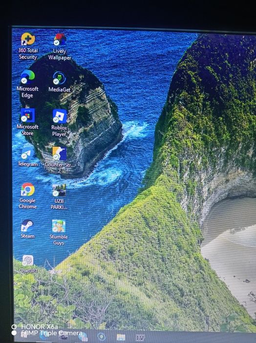 Pc sotiladi kamplekt arzonga