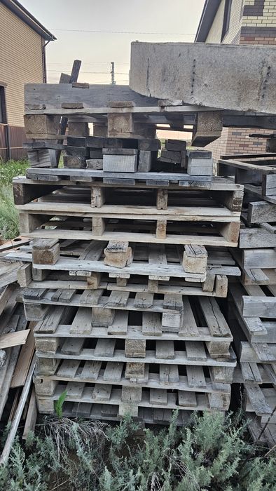 Продам поддоны 900 тенге